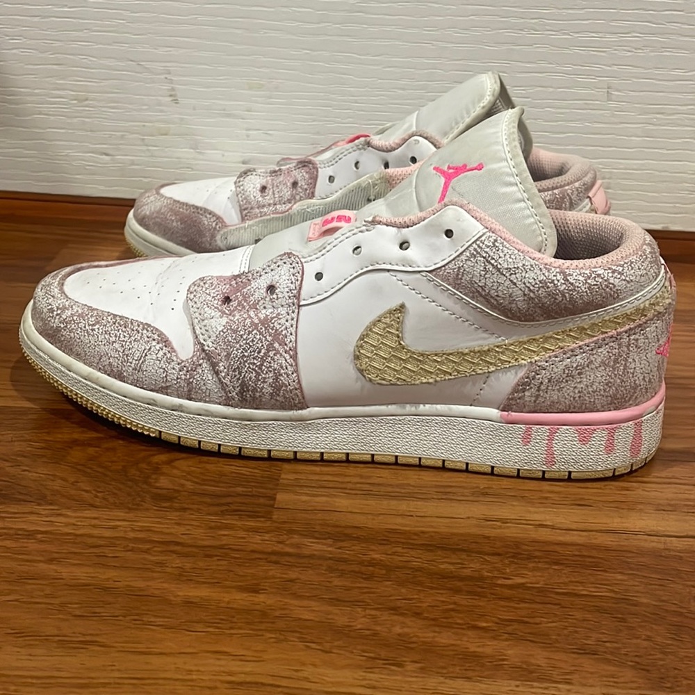 Jordan 1 Low Strawberry Icecream